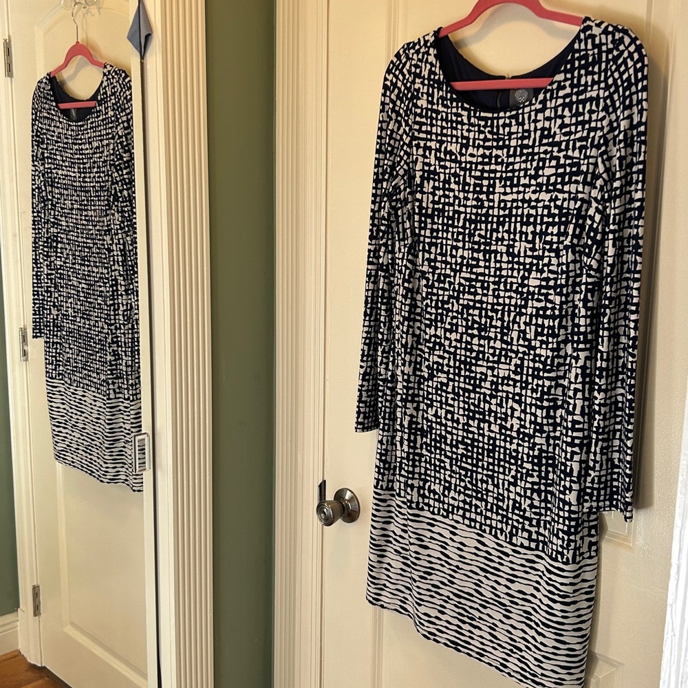 Vince Camuto Navy and White Geometric Long Sleeve Dress